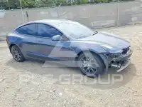 2022 Tesla Model 3 фото