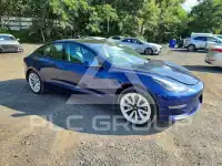 2022 Tesla Model 3 фото