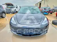 2022 Tesla Model 3 фото