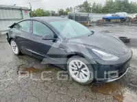 2022 Tesla Model 3 фото