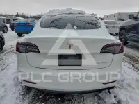 2022 Tesla Model 3 фото