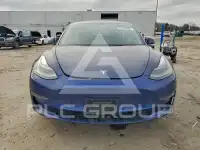 2022 Tesla Model 3 фото