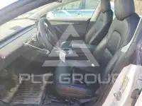 2022 Tesla Model 3 фото