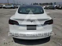 2022 Tesla Model 3 фото