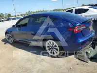 2022 Tesla Model 3 фото