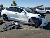 2022 Tesla Model 3 фото