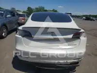 2022 Tesla Model 3 фото