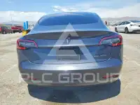 2022 Tesla Model 3 фото