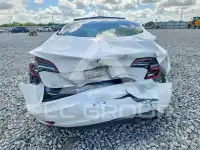 2022 Tesla Model 3 фото