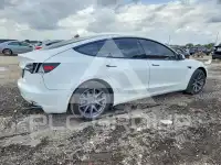 2022 Tesla Model 3 фото