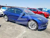 2022 Tesla Model 3 фото