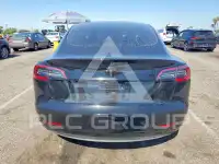 2022 Tesla Model 3 фото