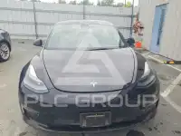 2022 Tesla Model 3 фото