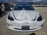 2022 Tesla Model 3 фото