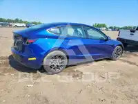 2022 Tesla Model 3 фото