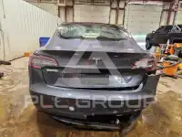 2022 Tesla Model 3 фото