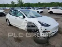 2022 Tesla Model 3 фото