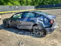 2022 Tesla Model 3 фото