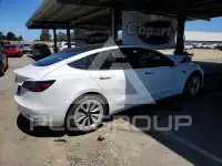 2022 Tesla Model 3 фото