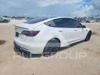 2022 Tesla Model 3 фото
