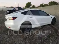 2022 Tesla Model 3 фото