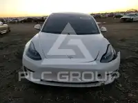 2022 Tesla Model 3 фото