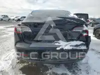 2022 Tesla Model 3 фото