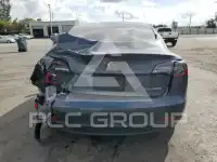 2022 Tesla Model 3 фото