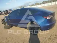 2022 Tesla Model 3 фото