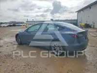 2022 Tesla Model 3 фото