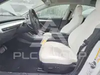 2022 Tesla Model 3 фото