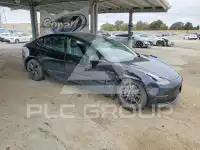 2022 Tesla Model 3 фото