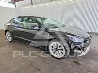 2022 Tesla Model 3 фото