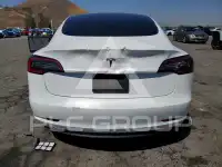 2022 Tesla Model 3 фото