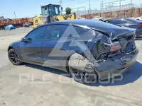 2022 Tesla Model 3 фото