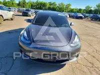 2022 Tesla Model 3 фото