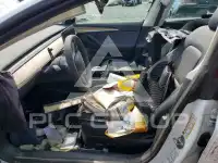 2022 Tesla Model 3 фото