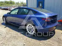 2022 Tesla Model 3 фото