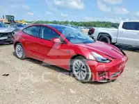 2022 Tesla Model 3 фото