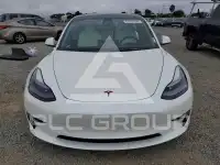 2022 Tesla Model 3 фото