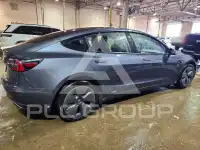 2022 Tesla Model 3 фото