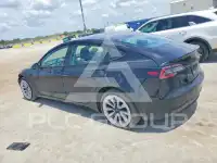 2022 Tesla Model 3 фото