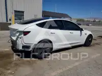 2022 Tesla Model 3 фото