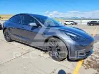 2022 Tesla Model 3 фото