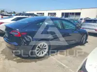 2022 Tesla Model 3 photo