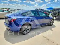 2022 Tesla Model 3 фото