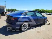 2022 Tesla Model 3 фото