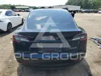 2022 Tesla Model 3 фото