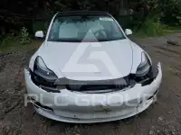 2022 Tesla Model 3 фото