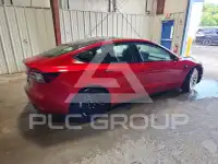 2022 Tesla Model 3 фото